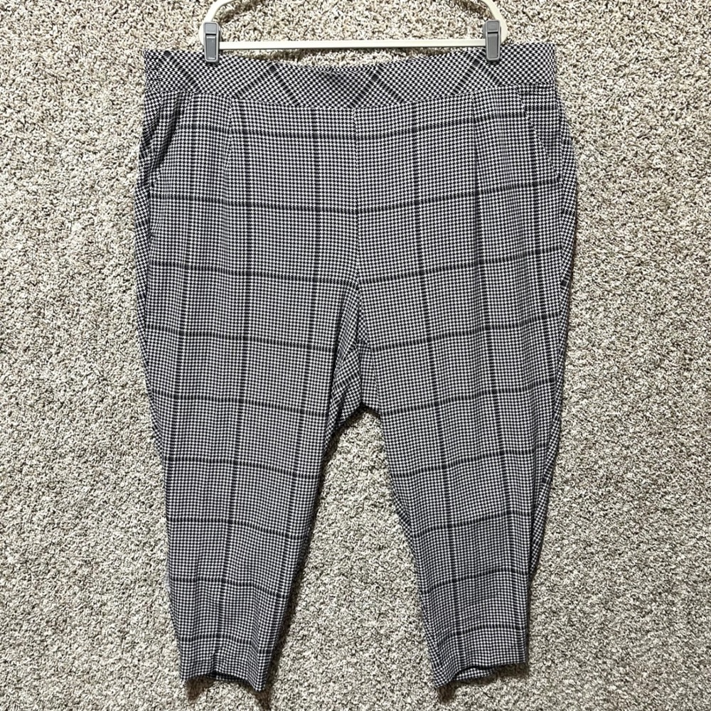 Torrid Pants Womens 4X Black/White Plaid Houndstooth Crepe Pull-On Tapered Ankle